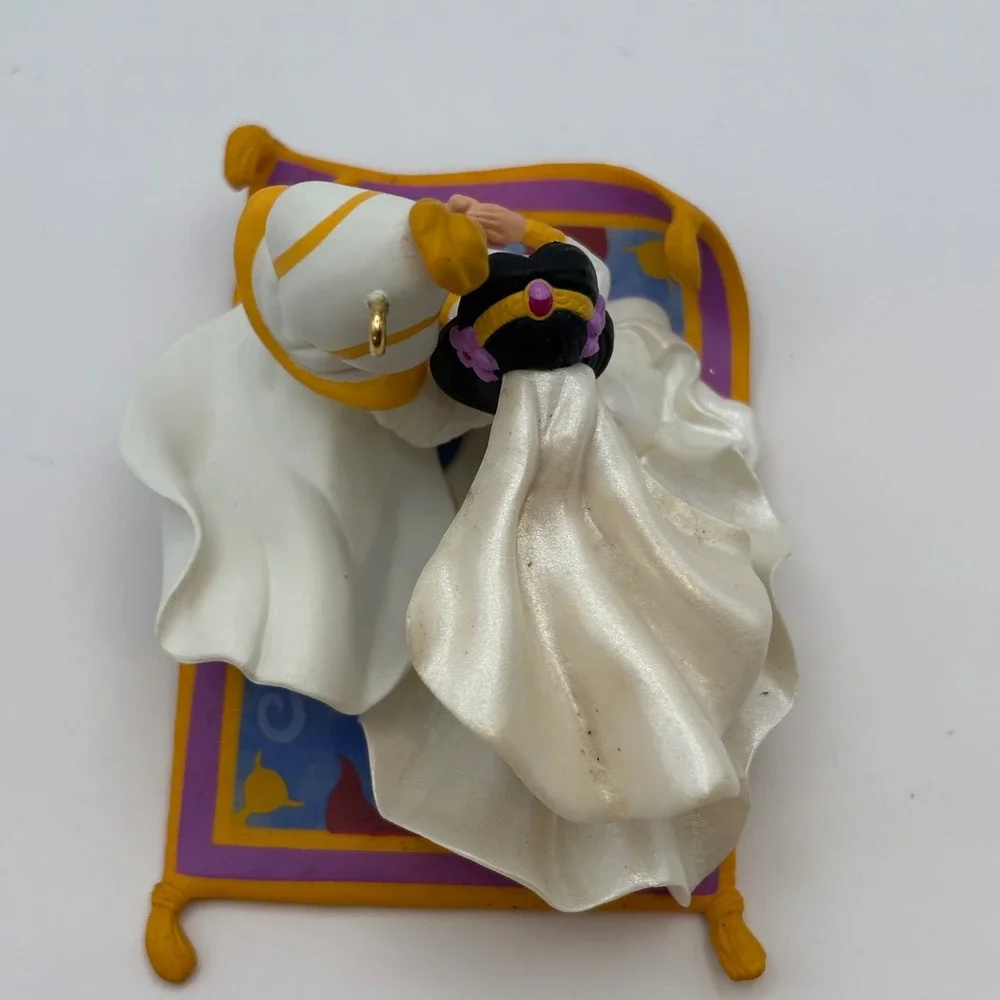 Hallmark Keepsake Ornament 1997 Disney Jasmine Aladdin King of Thieves‎ Wedding